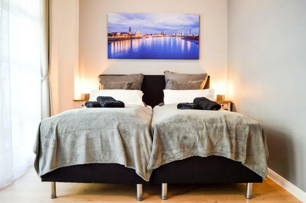 Centerapartments Tonhallenstrasse Dusseldorf 4*,