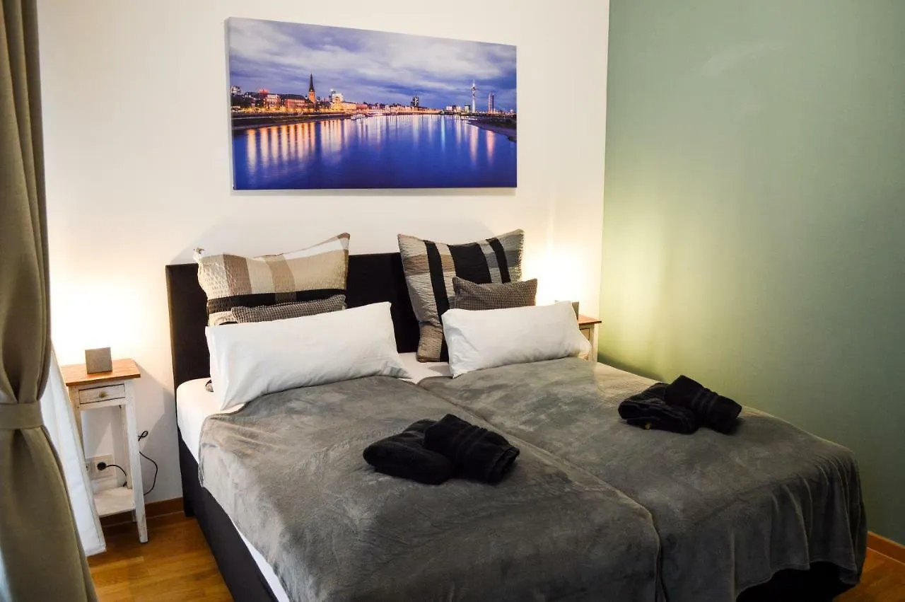 **** Lägenhetshotell Centerapartments Tonhallenstrasse Düsseldorf Tyskland