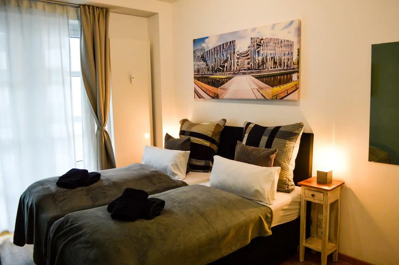 Centerapartments Tonhallenstrasse Dusseldorf 4*,